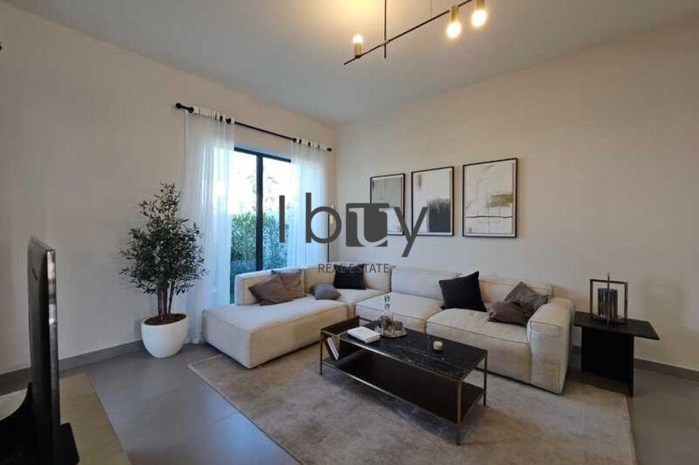 Single Row | Mid Unit | Next to Community Centre |
