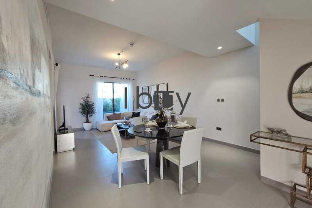 Single Row | Mid Unit | Next to Community Centre |