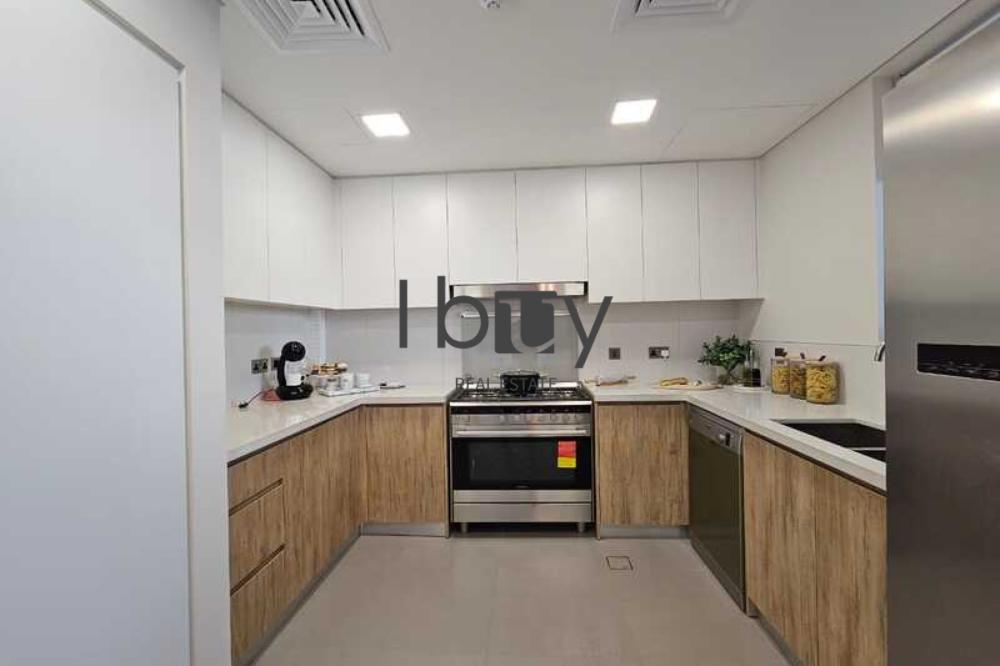 Single Row | Mid Unit | Next to Community Centre |
