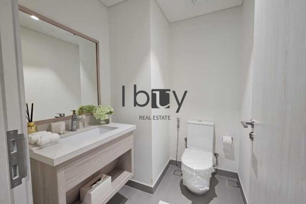 Single Row | Mid Unit | Next to Community Centre |