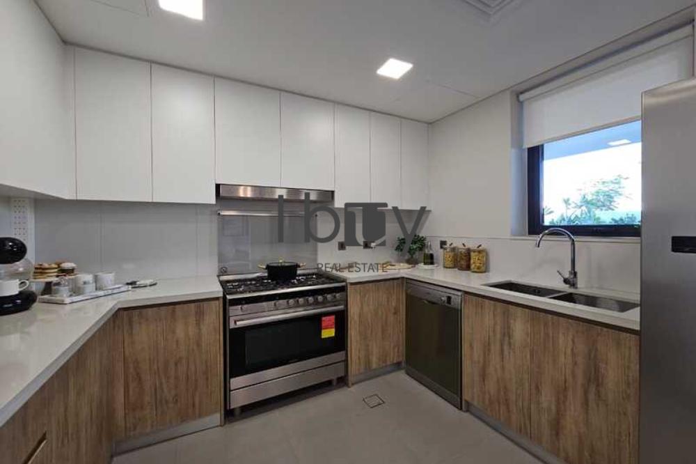 Single Row | Mid Unit | Next to Community Centre |