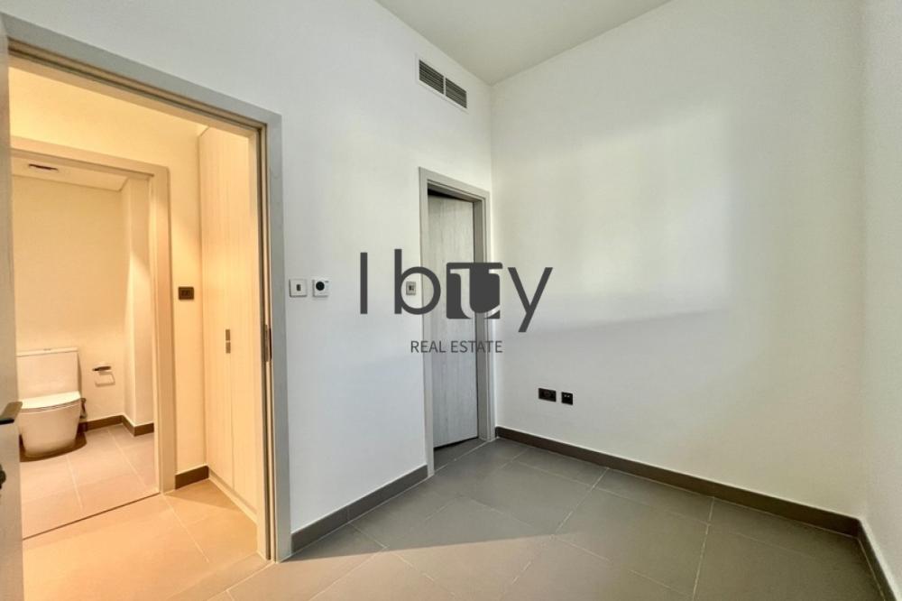 Single Row | Prime Area | Hot Deal | High Privacy