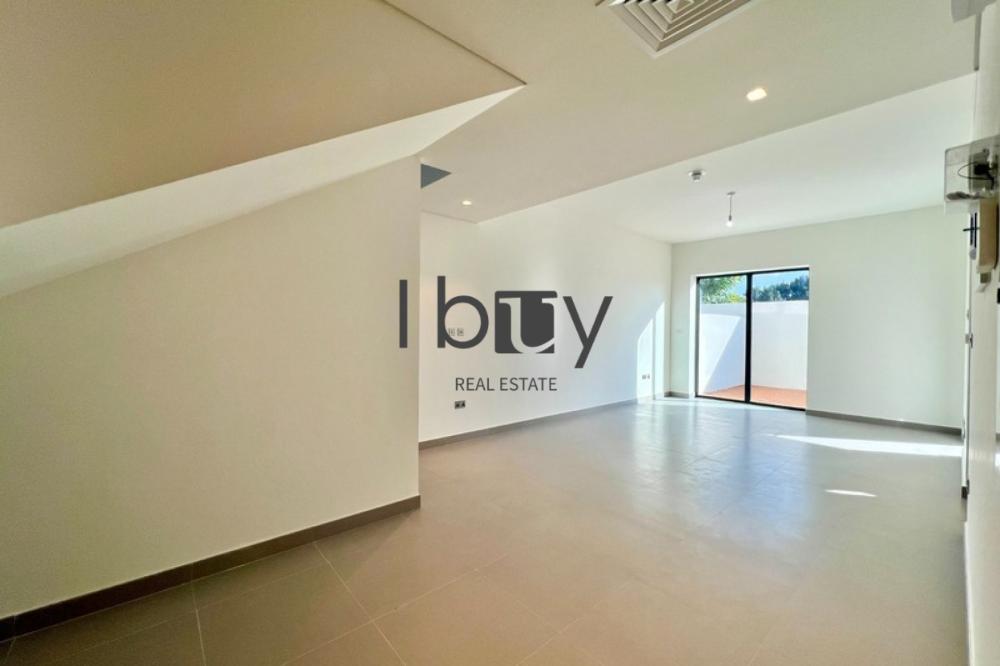 Single Row | Prime Area | Hot Deal | High Privacy