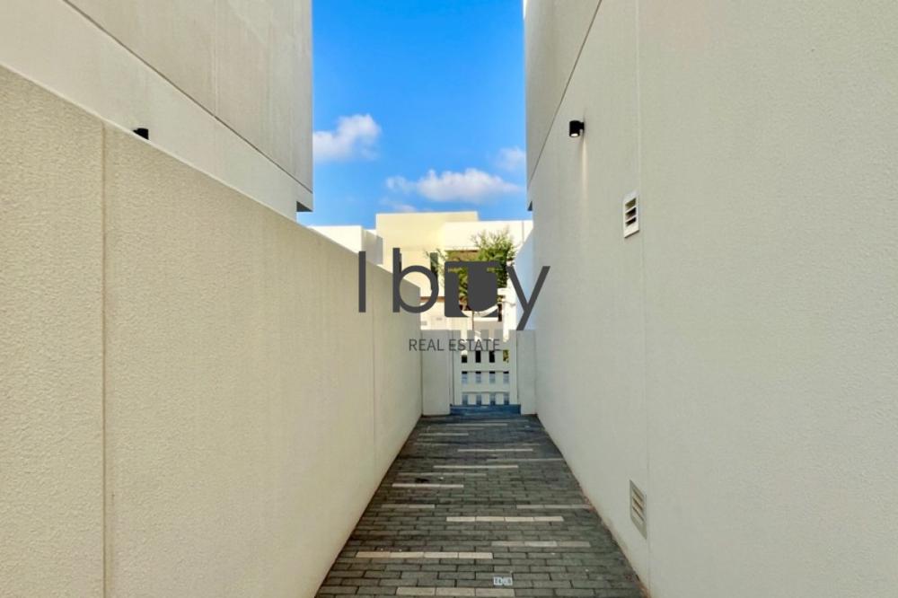 Single Row | Prime Area | Hot Deal | High Privacy