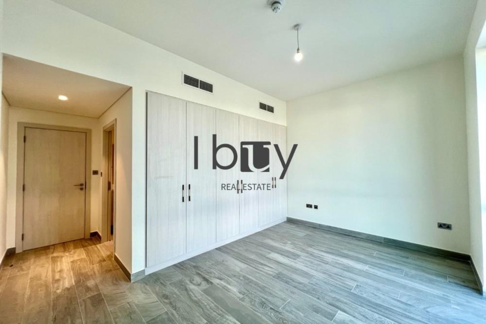 Single Row | Prime Area | Hot Deal | High Privacy