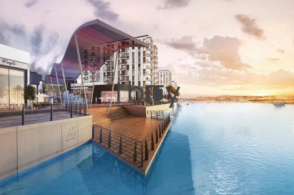 Sea World View | Ferrari World View | High Floor |