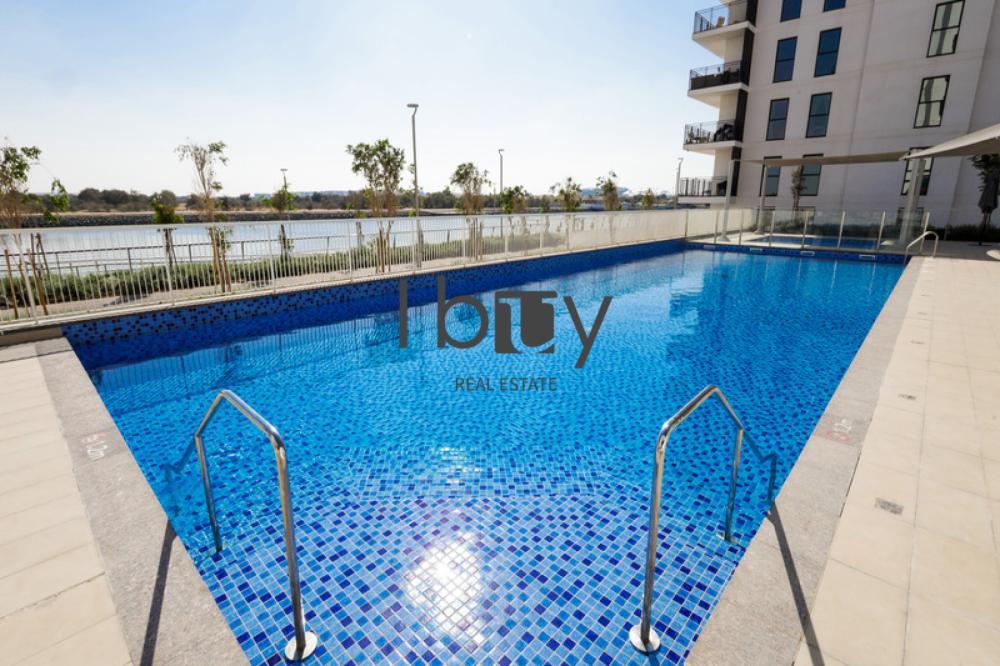 Sea World View | Ferrari World View | High Floor |