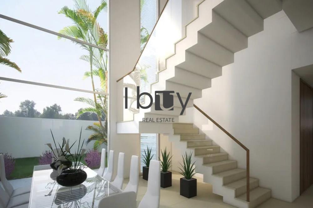 Large Terrace | Single Row | Private Garden |