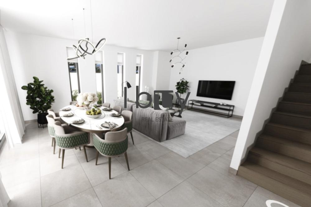 Double Row | Mid Unit | Private Garden| Prime Area