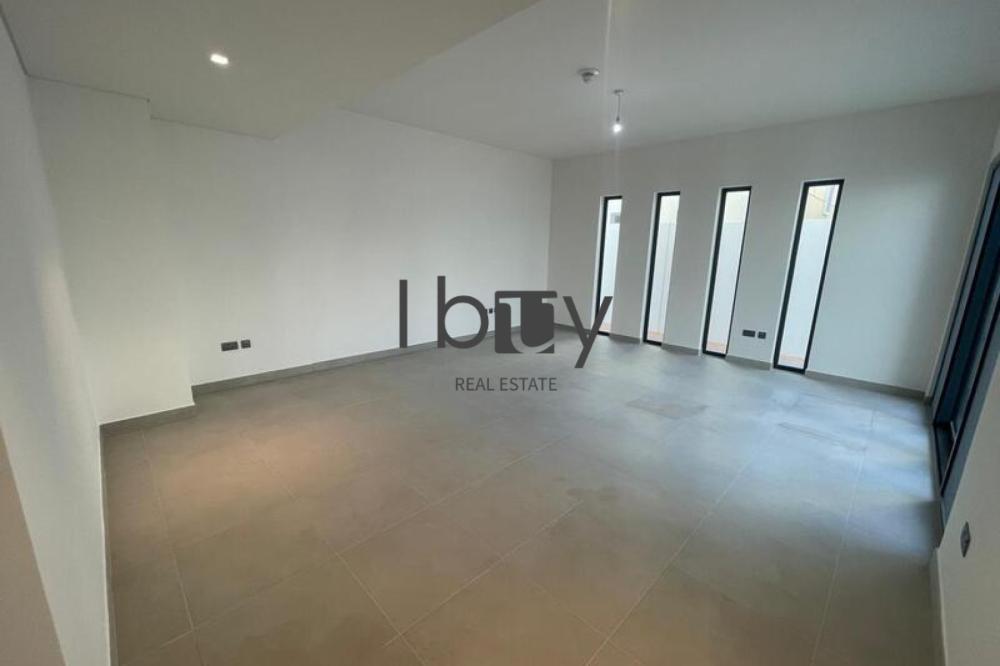 Double Row | Corner Unit | Prime Location |