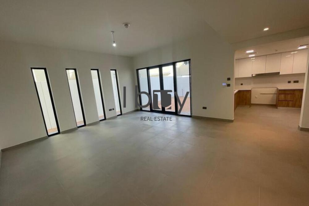 Double Row | Corner Unit | Prime Location |
