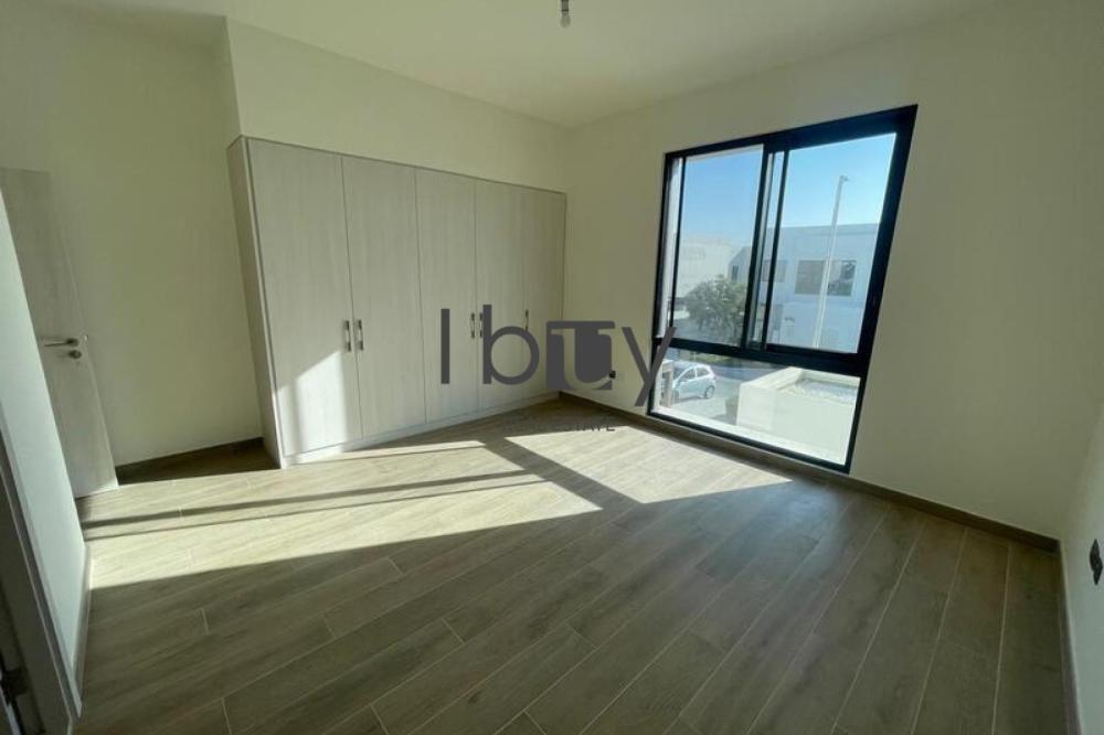 Double Row | Corner Unit | Prime Location |