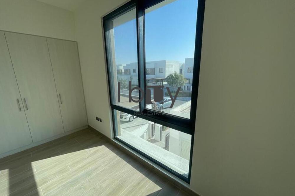 Double Row | Corner Unit | Prime Location |