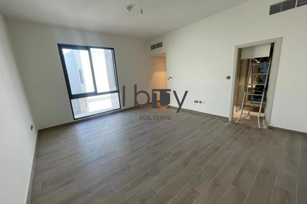 Double Row | Corner Unit | Prime Location |