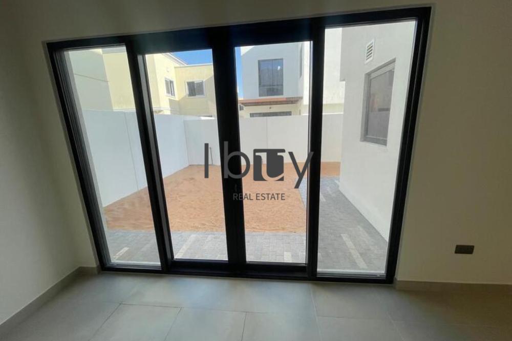 Double Row | Corner Unit | Prime Location |