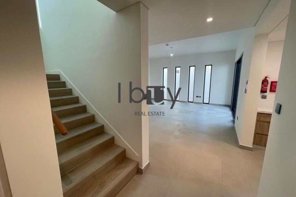 Double Row | Corner Unit | Prime Location |
