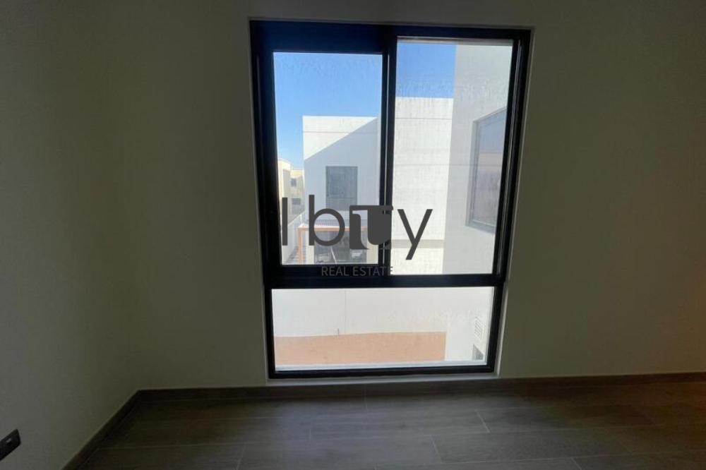 Double Row | Corner Unit | Prime Location |