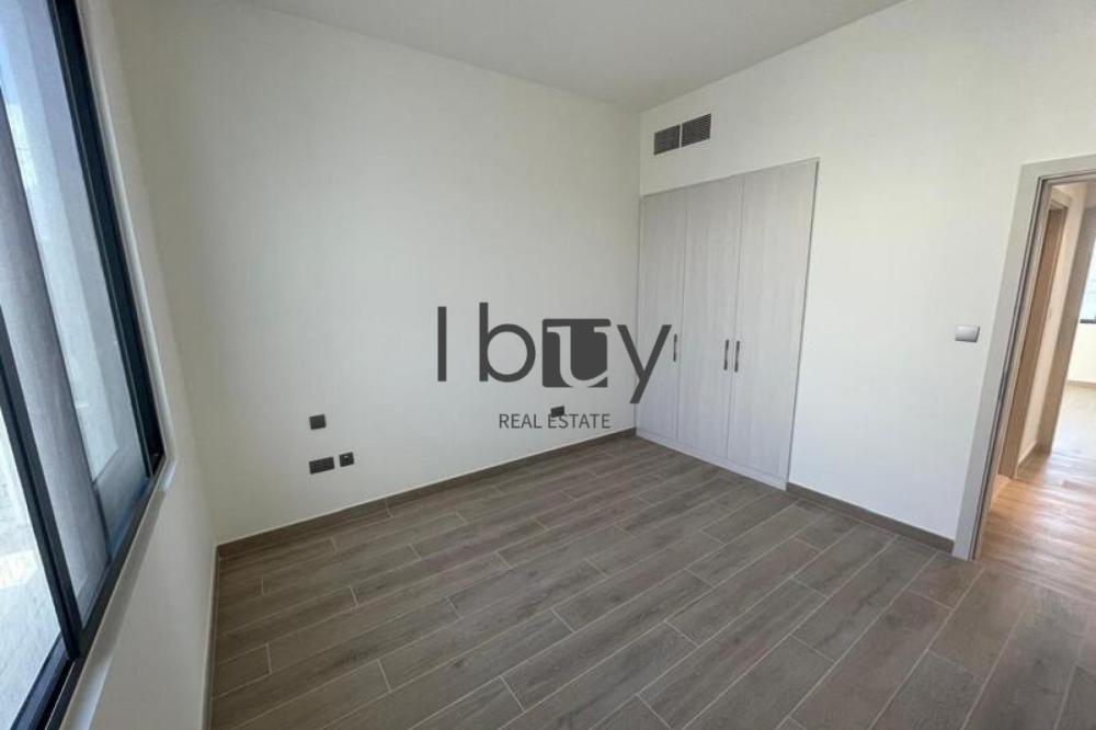 Double Row | Corner Unit | Prime Location |