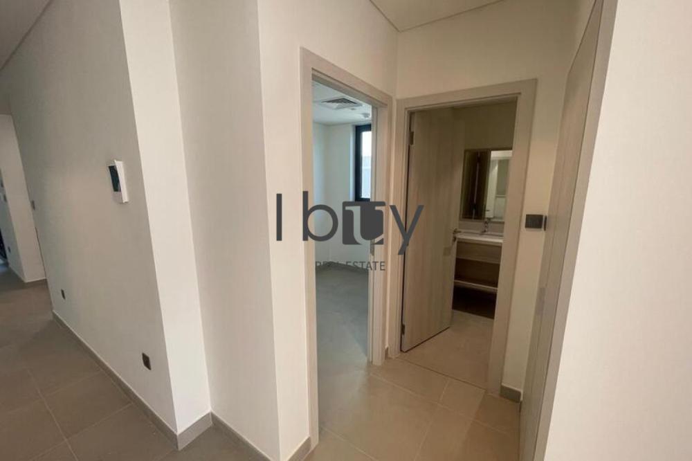 Double Row | Corner Unit | Prime Location |