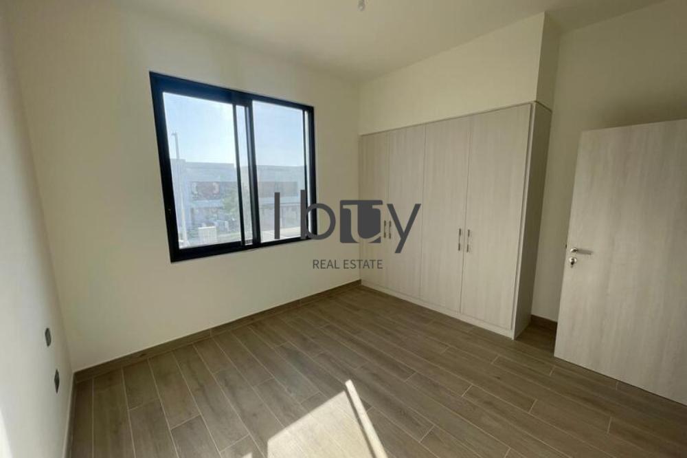 Double Row | Corner Unit | Prime Location |