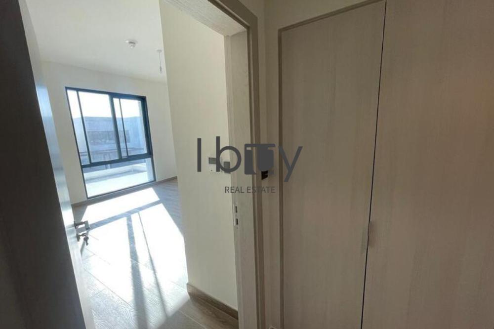 Double Row | Corner Unit | Prime Location |