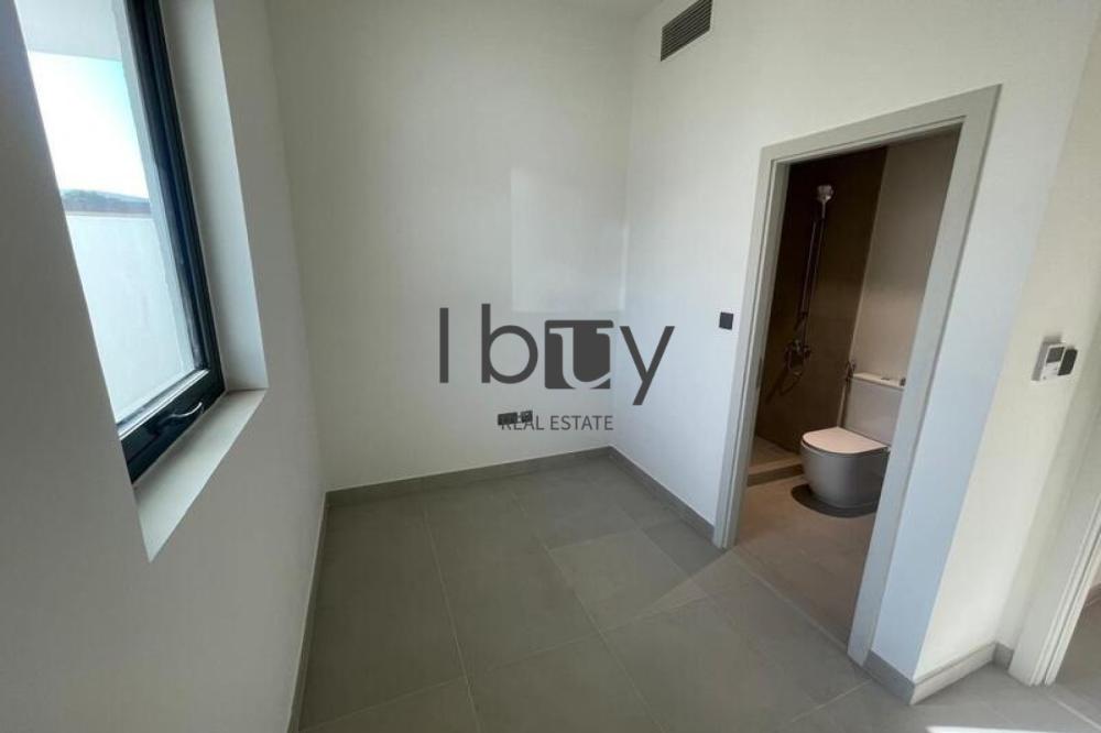Double Row | Corner Unit | Prime Location |