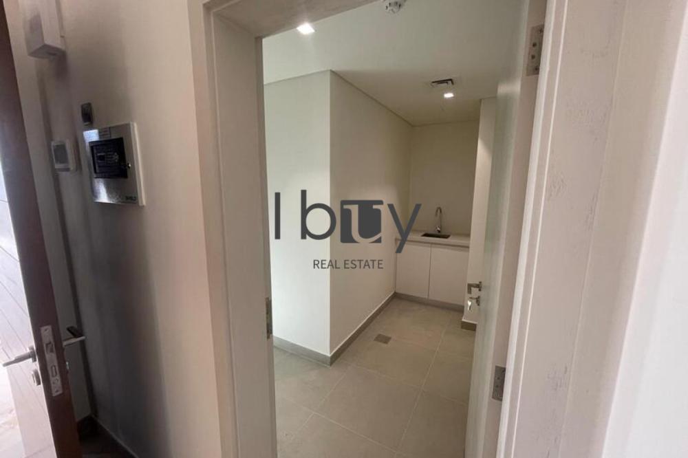 Double Row | Corner Unit | Prime Location |