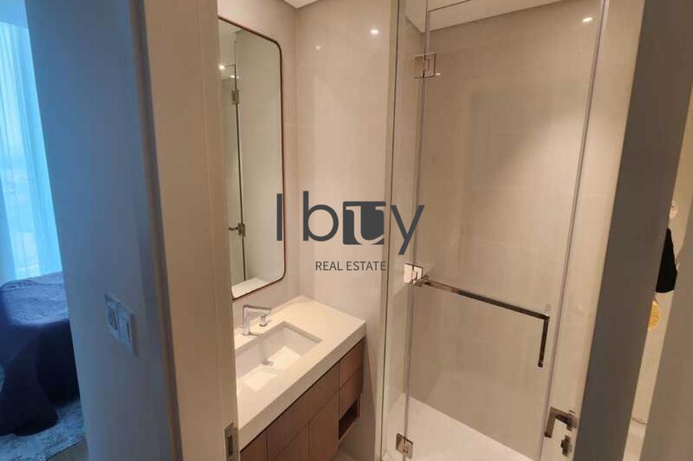 Luxurious 3BR Unit | Rare Layout | Exclusive |