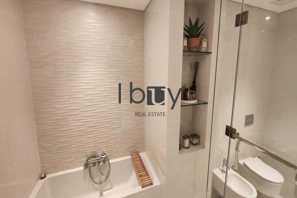 Luxurious 3BR Unit | Rare Layout | Exclusive |