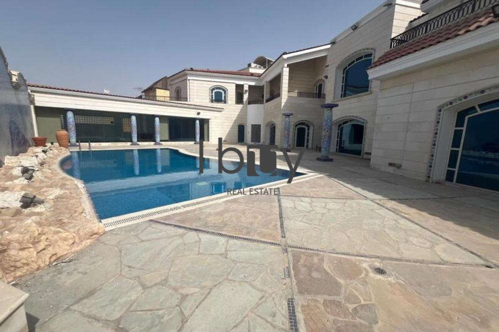 Private Pool | Luxury Mansion | Massive Layout |