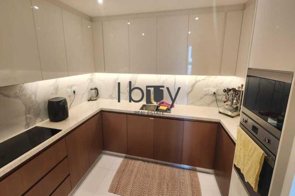 Luxurious 3BR Unit | Rare Layout | Exclusive |
