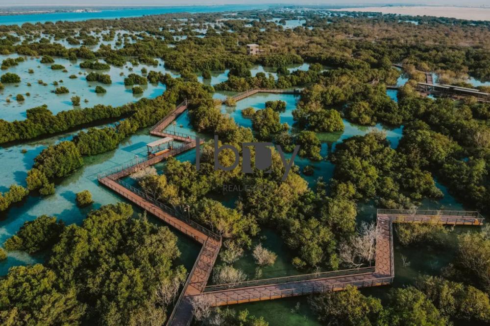 Front Row | Private Beach Access | Large End Plot