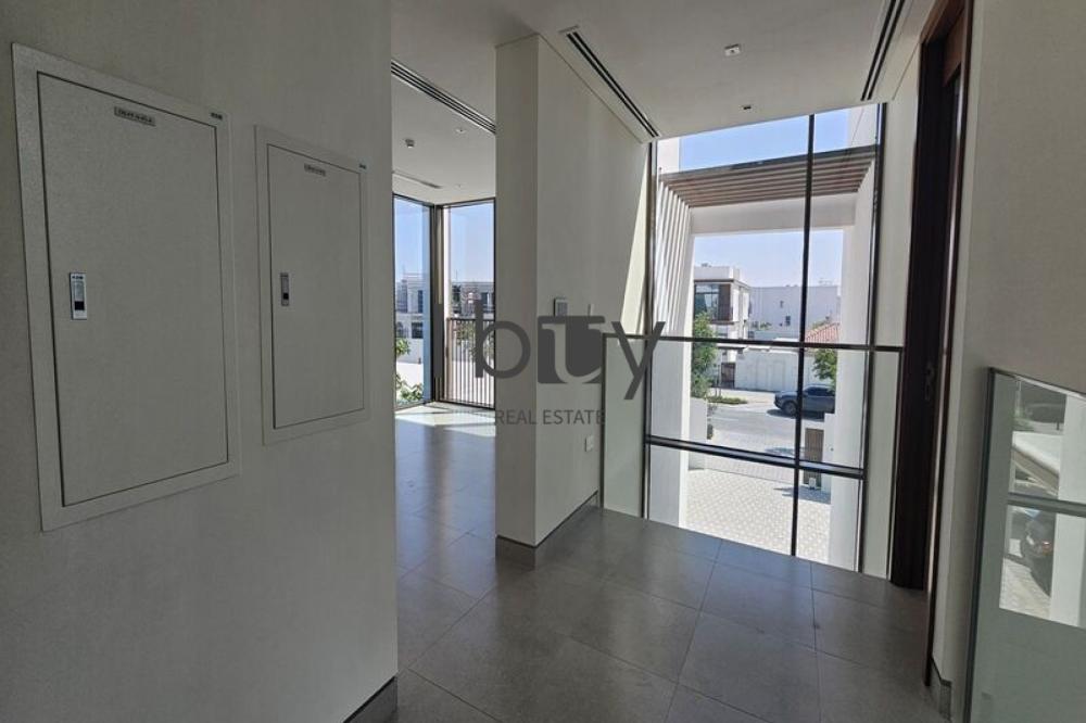 Handover Soon | Massive Layout | Elite Community