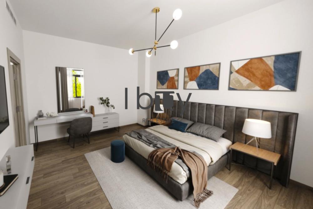 Close To Park | Single Row | Mid Unit | Best Price