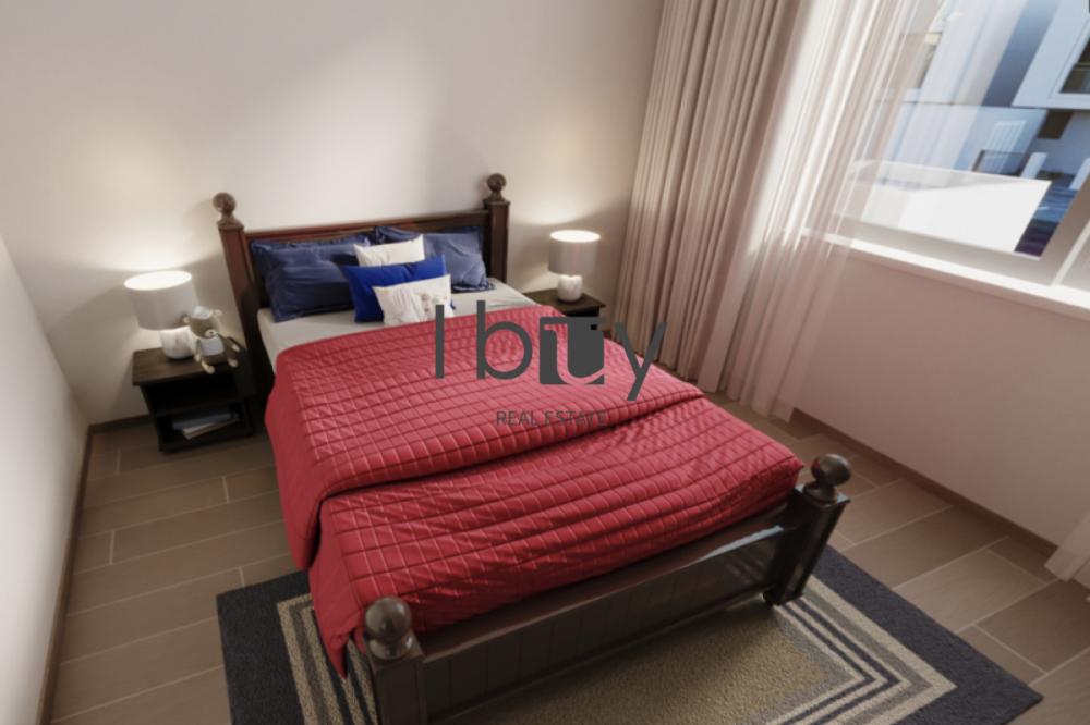 Single Row | Large Garden Area | Corner Unit |