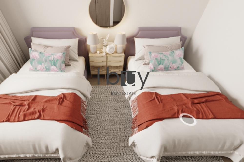 Single Row | Large Garden Area | Corner Unit |