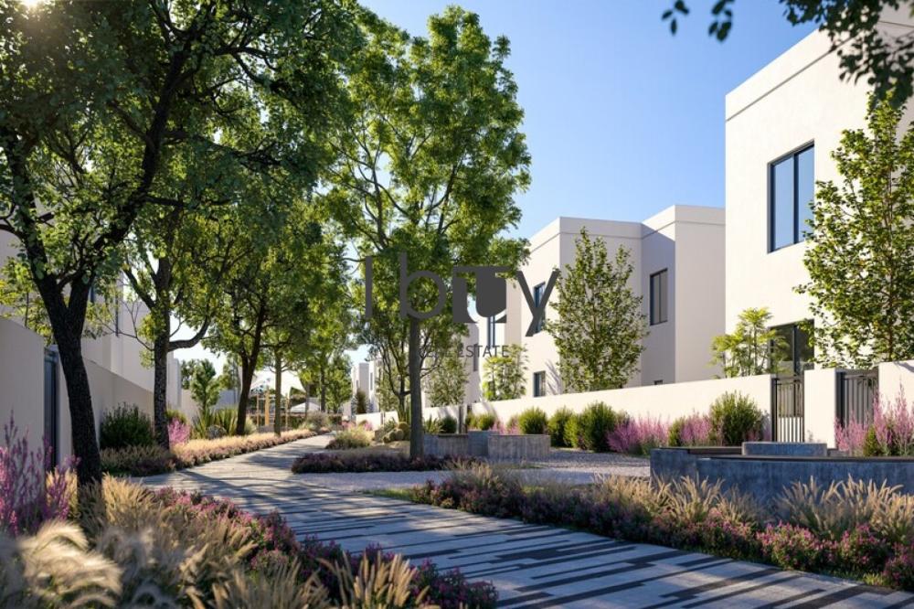 Single Row | Large Garden Area | Corner Unit |