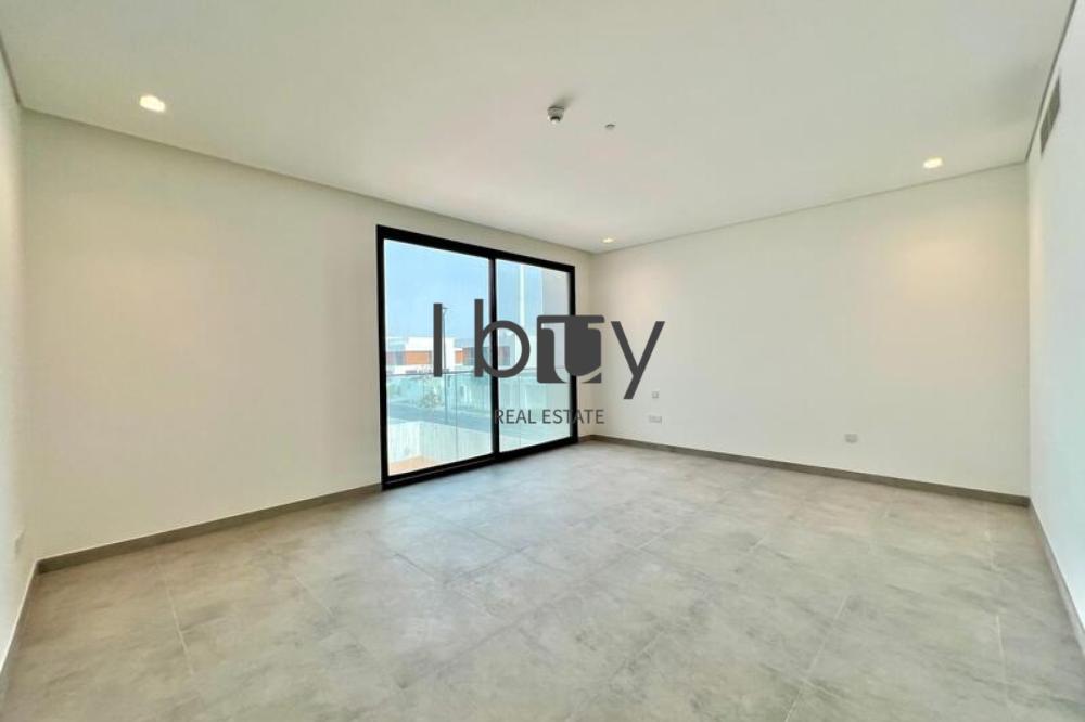 Corner Unit |Double Row | Large Plot | Ready Unit