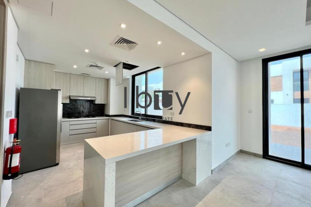 Corner Unit |Double Row | Large Plot | Ready Unit