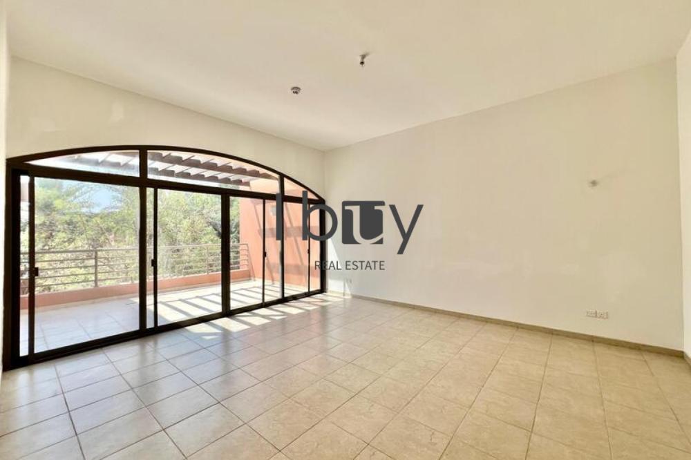 Private Garden | Massive Layout | High Privacy |