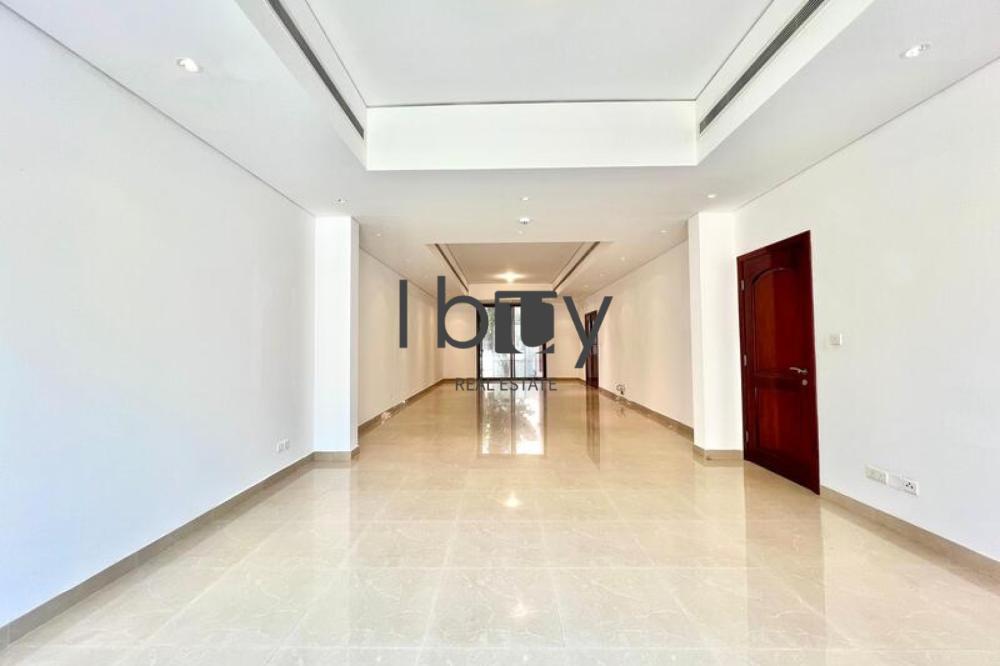 Private Garden | Massive Layout | High Privacy |