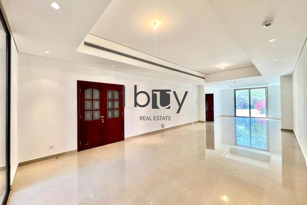 Private Garden | Massive Layout | High Privacy |