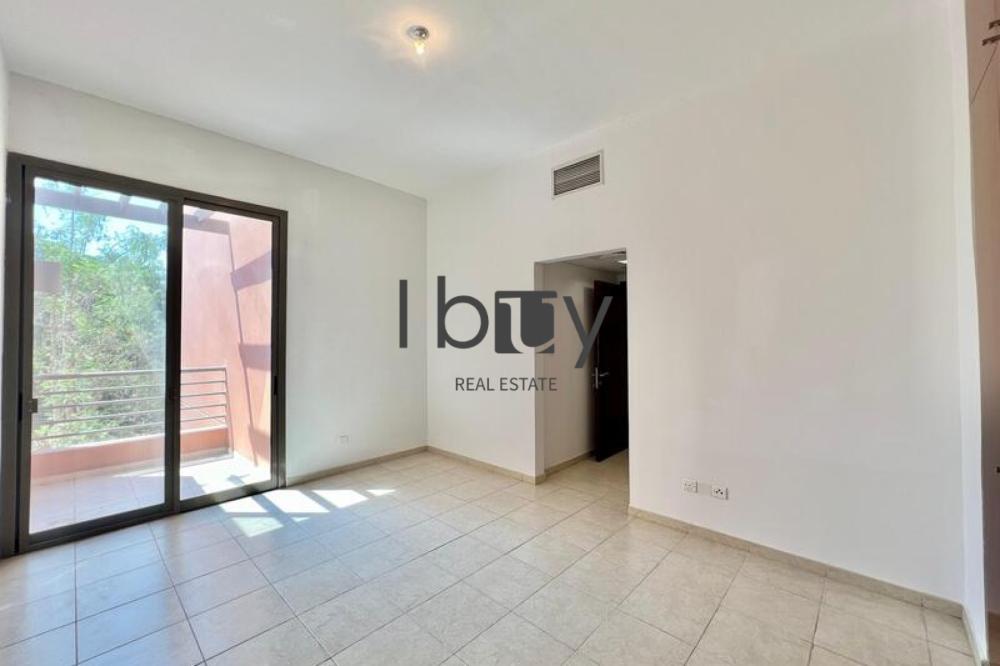 Private Garden | Massive Layout | High Privacy |