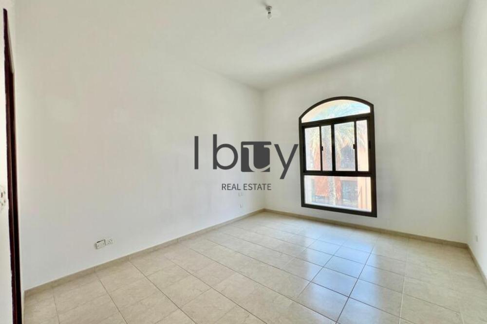 Private Garden | Massive Layout | High Privacy |