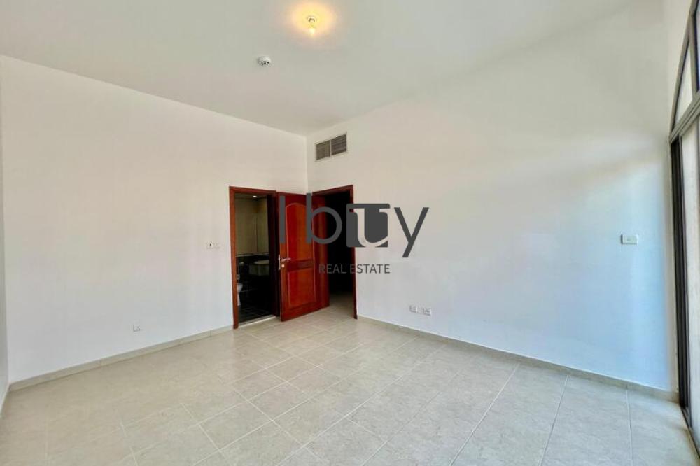 Private Garden | Massive Layout | High Privacy |