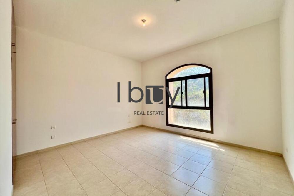 Private Garden | Massive Layout | High Privacy |