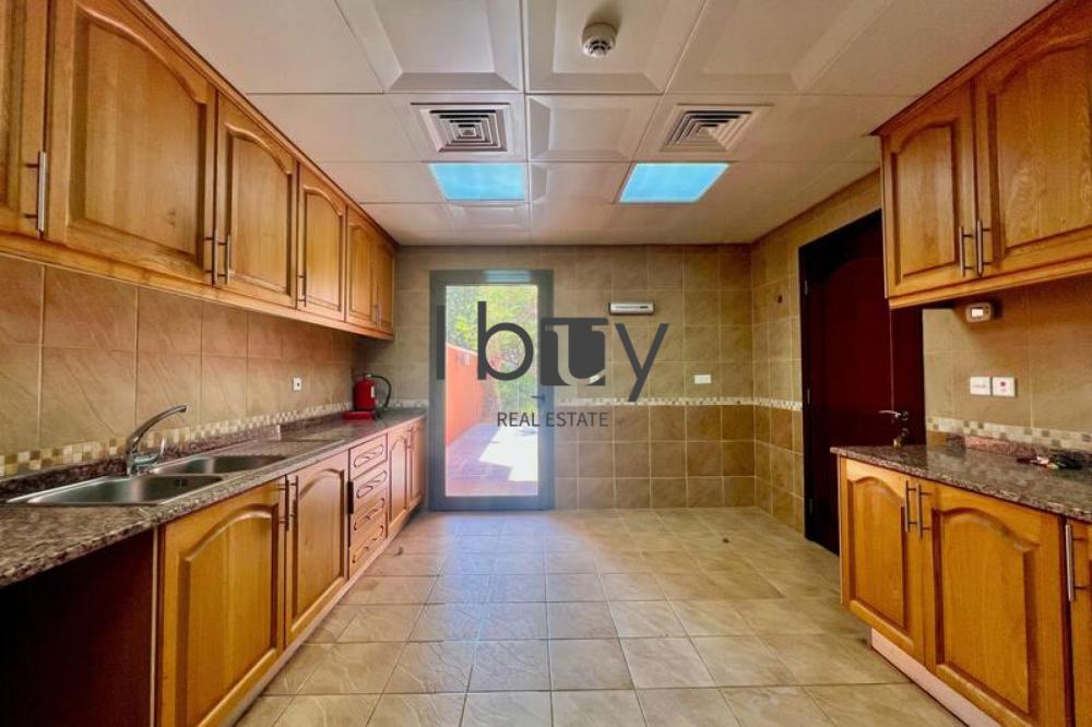 Private Garden | Massive Layout | High Privacy |