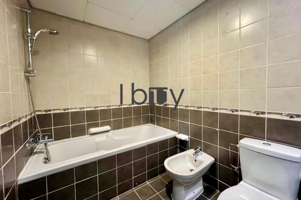 Private Garden | Massive Layout | High Privacy |