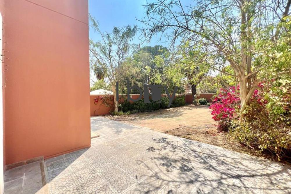 Private Garden | Massive Layout | High Privacy |