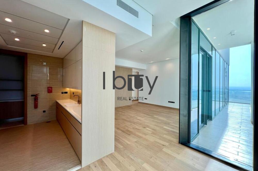 Sea View| High Floor | High Ceiling  | Wood Floor